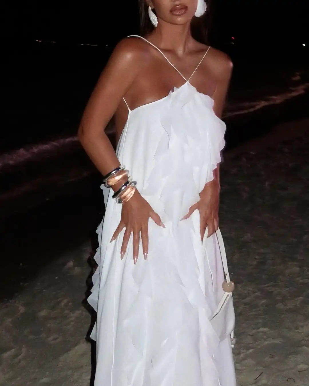 Elegant White Ruffles Edge Backless Long Dresses Women Sexy Off Shoulder Loose Maxi Dress Fashion Beach Vocation Party Robes