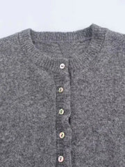2025 New Women's European & American French Design Sweaters Female Elegant Simple Layered Decoration Versatile Knitted Cardigans