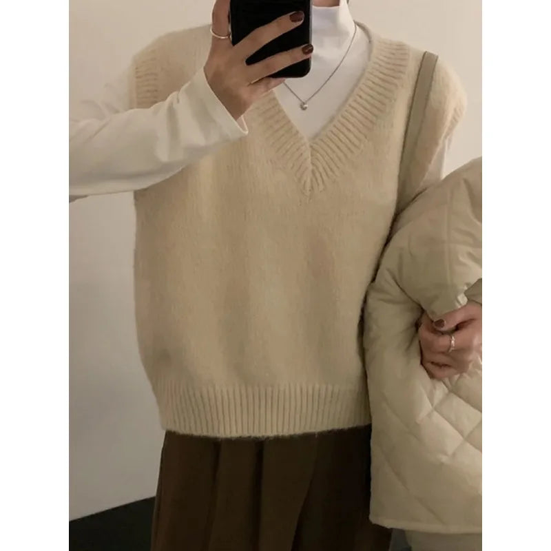 Women's Sweater Vest Sleeveless V-Neck Pullover Knitted Vest Top French Effortless Chic Knitwear Autumn Winter