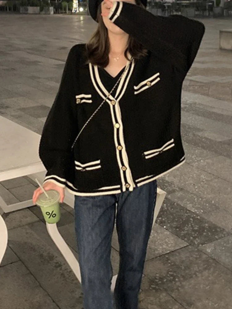 Women's Cardigan with Polished Button Front Fake Pocket V-neck Single Breasted Knit Sweater Coat Elegant Autumn Winter Outfit