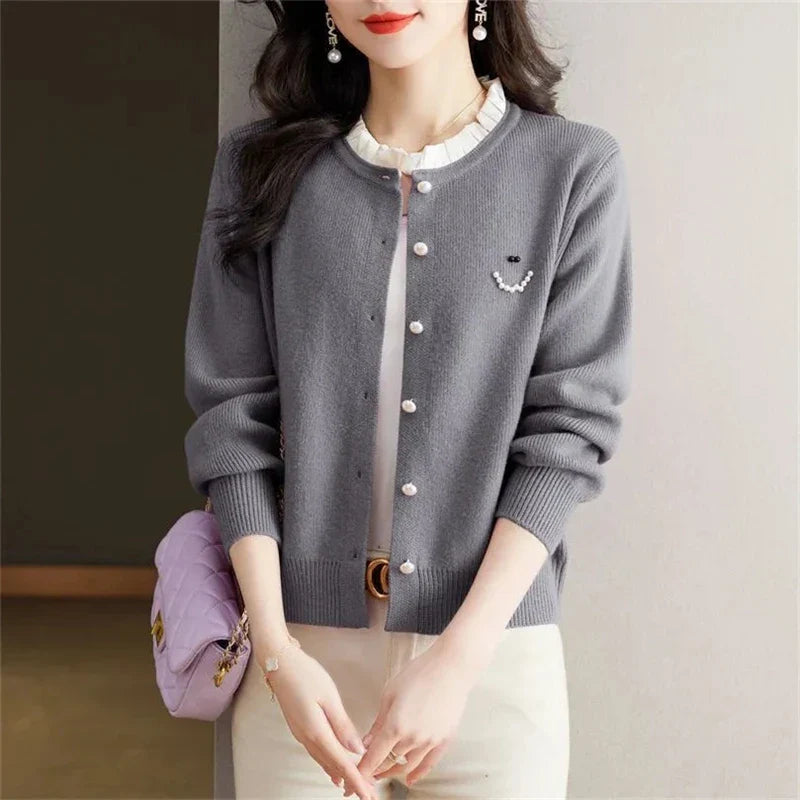 Autumn/Winter 2025 Korean Version Fashion Women's Knitting Cardigan Sweater Design Sense Versatile Femme Bottoming Tops