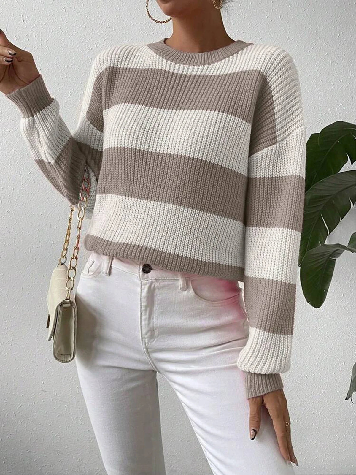 Women's autumn and winter contrasting striped round neck pullover knitted sweater